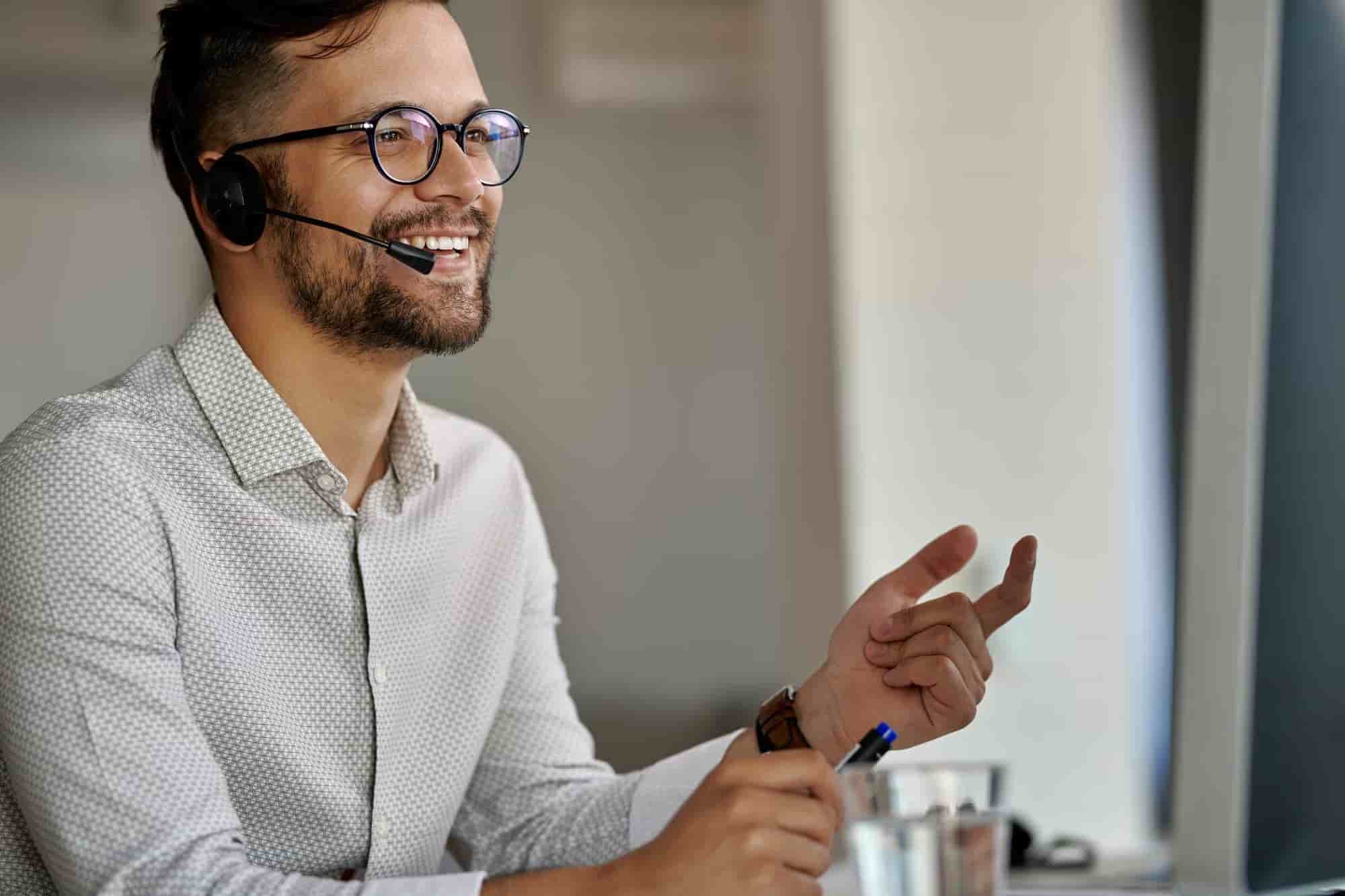heureux-recruteandgo Femme souriante recrute and go